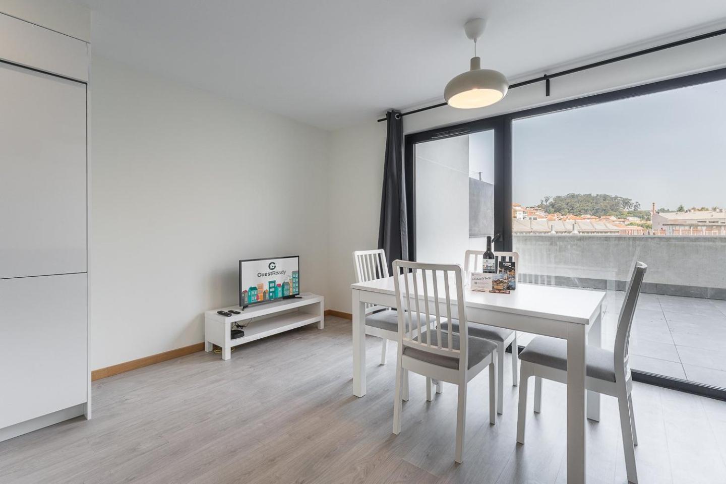 Апартаменты Guestready - Sleek Monochromatic In Bonfim Порту Экстерьер фото